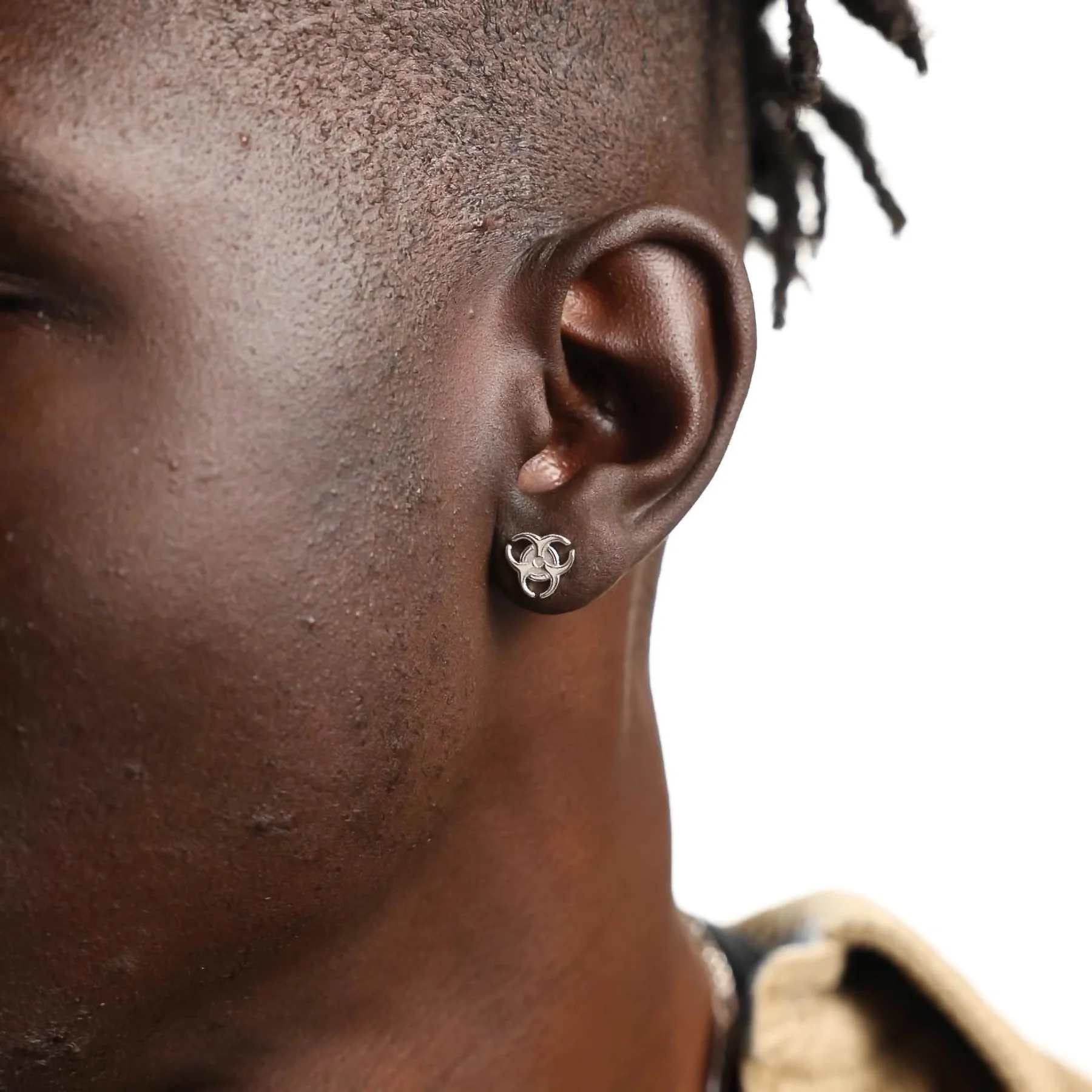 BIOHAZARD STUD EARRING - Image 4