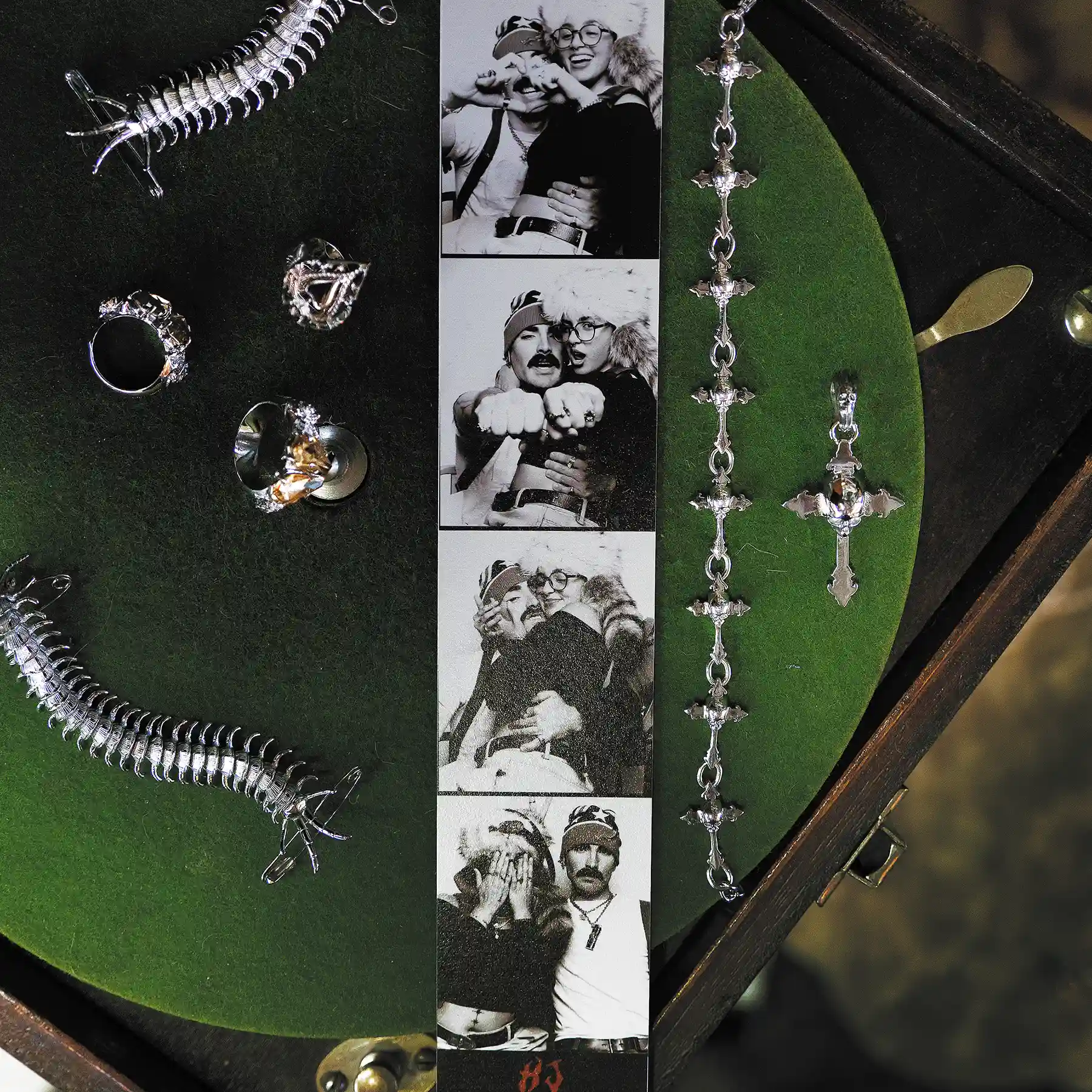 DOWN YOUR THROAT PENDANT - Image 17