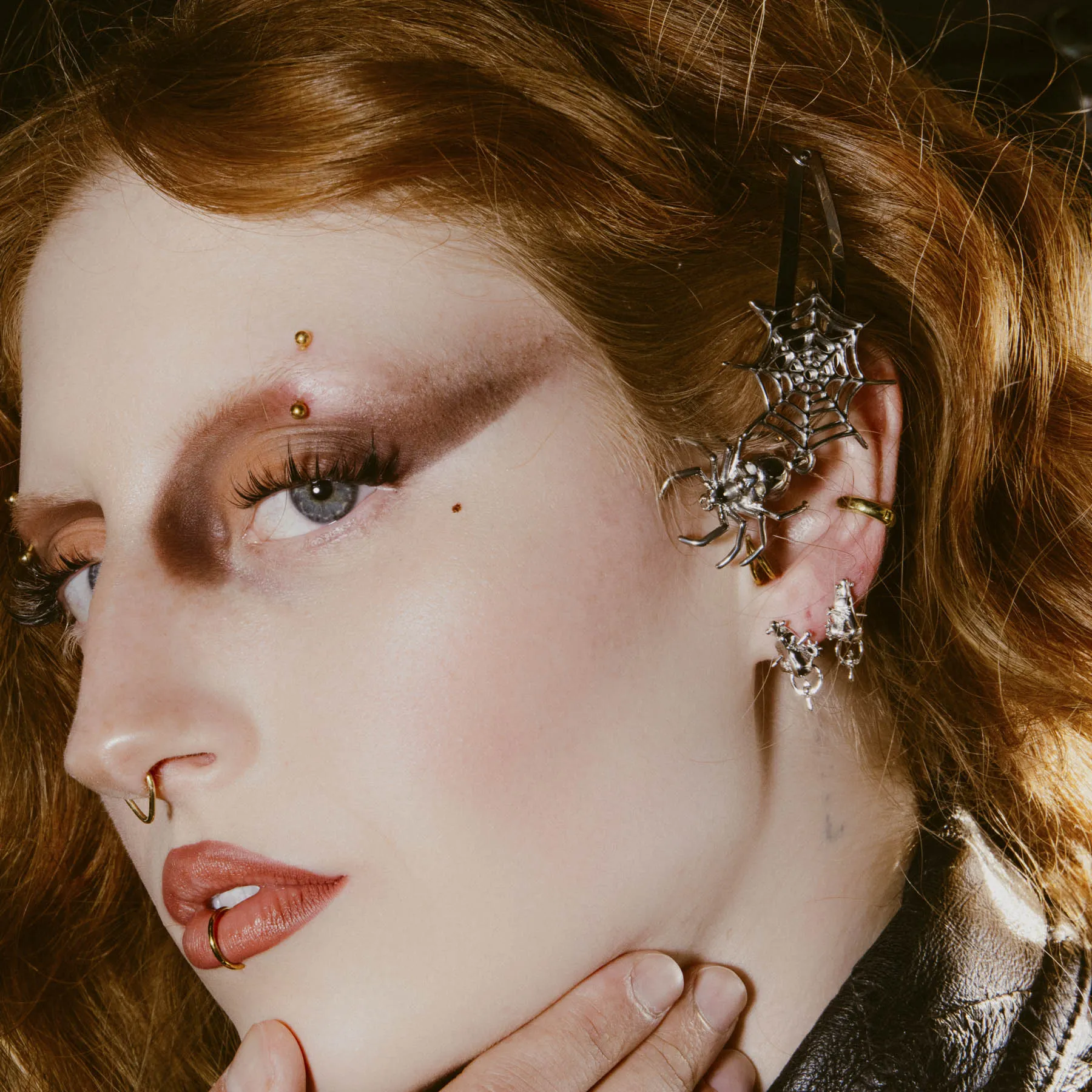 "NOSE" STUD EARRING - Image 6