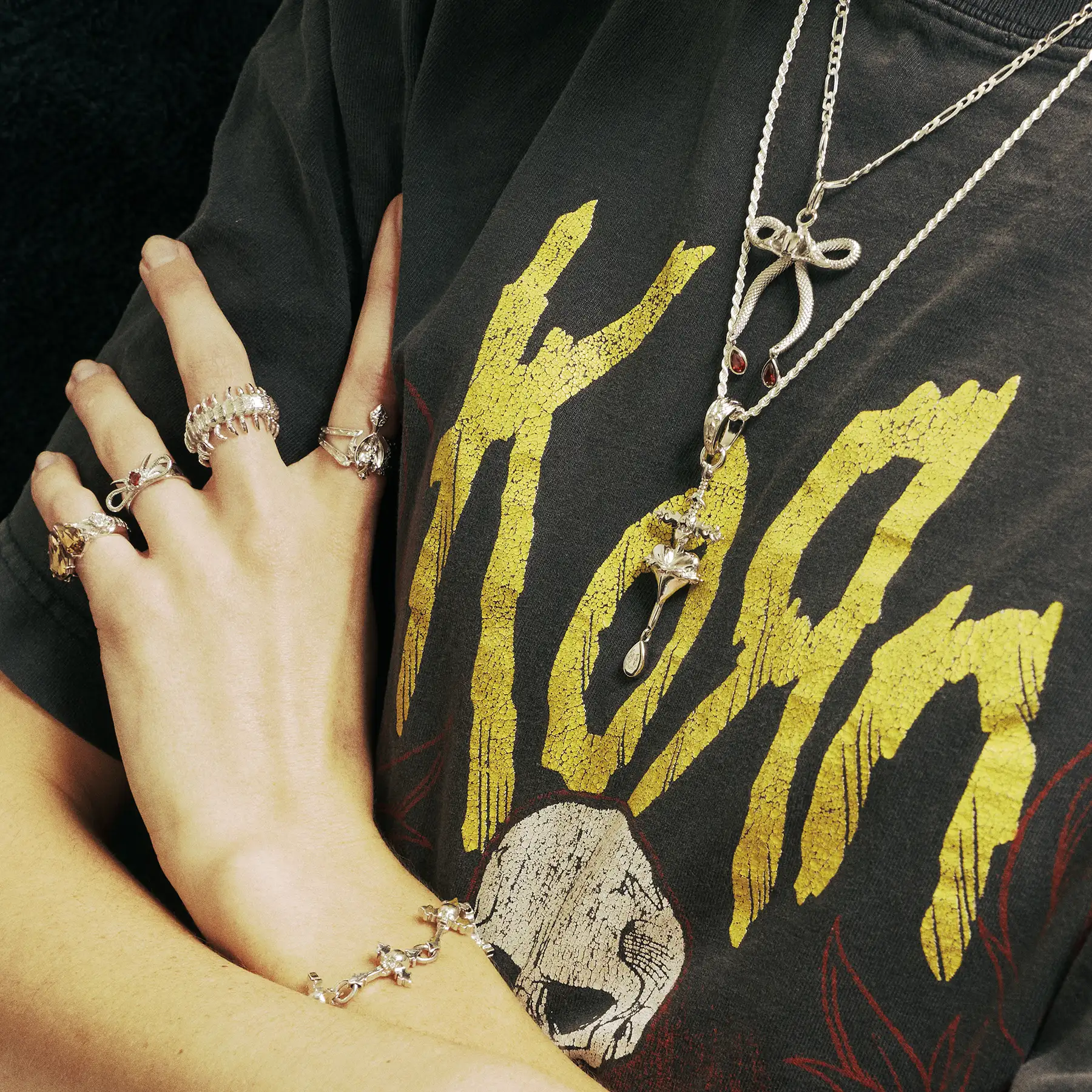 EVE'S PENDANT - Image 11