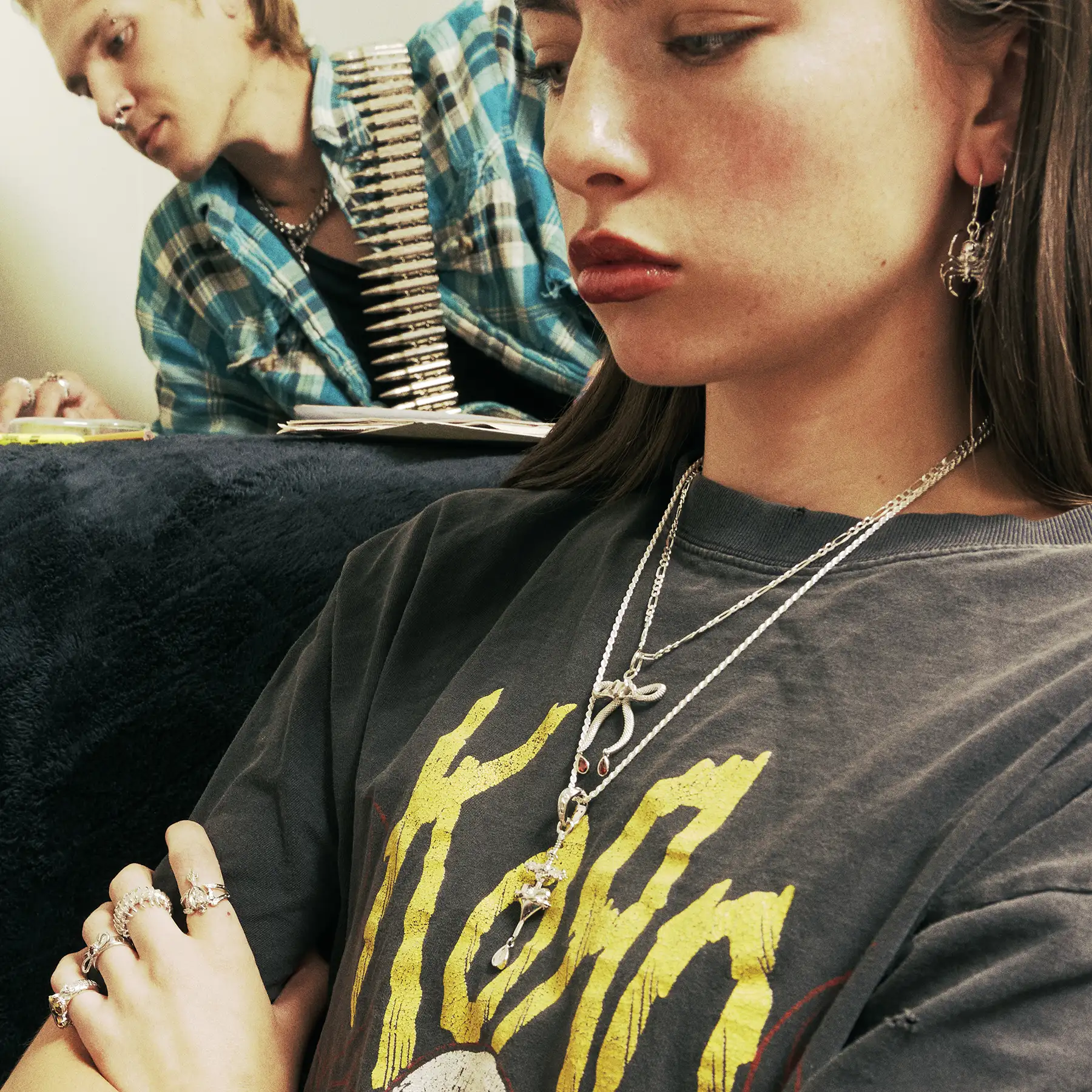 EVE'S PENDANT - Image 12