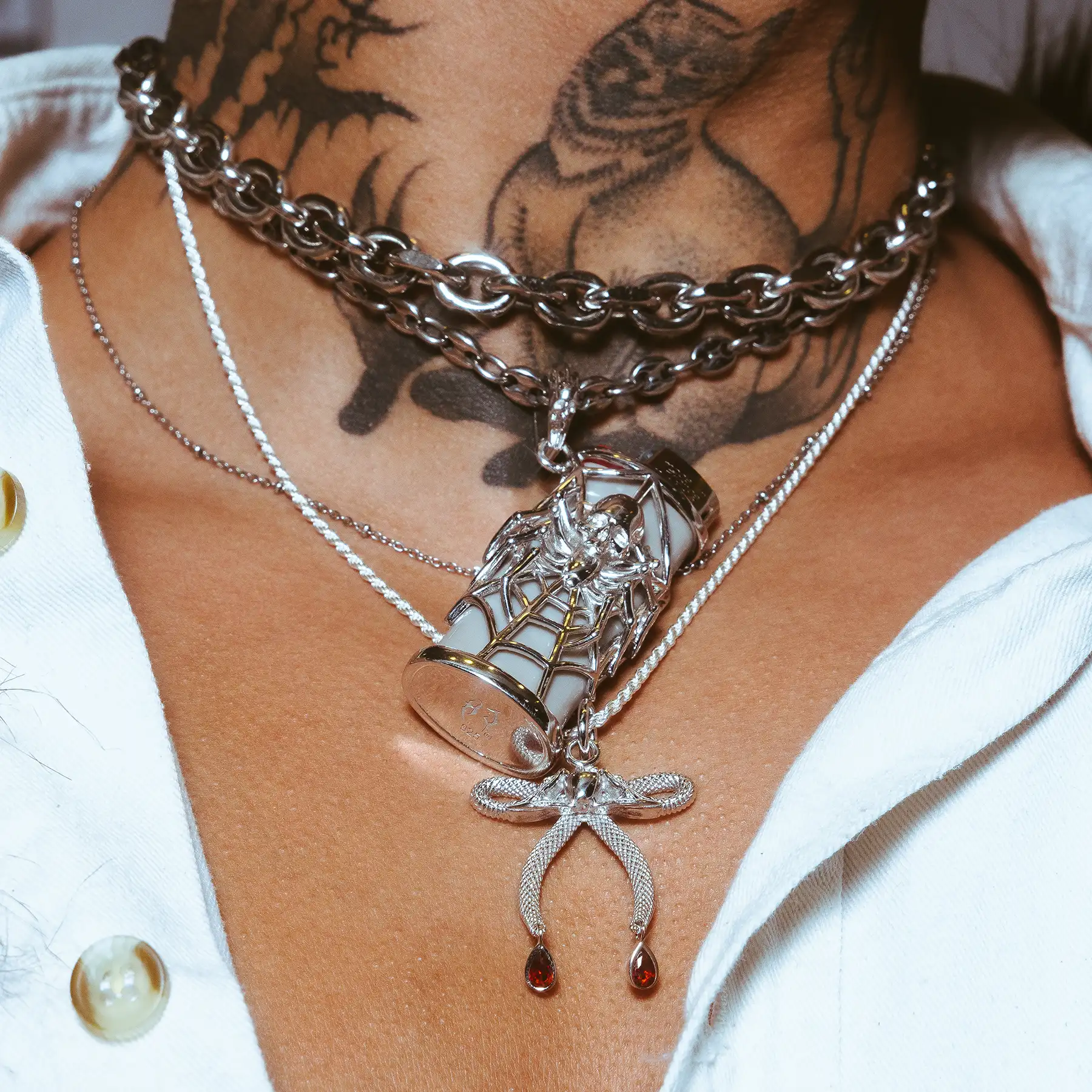 EVE'S PENDANT - Image 9